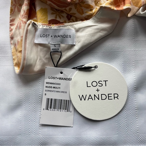***NWT*** Lost & Wander Multi colored Floral Women's Dress - Picture 15 of 15